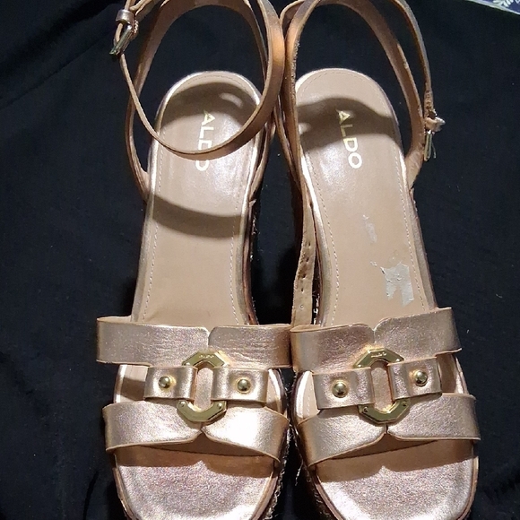 Aldo Tan and Gold Sandals with Strappy Design - Picture 1 of 8